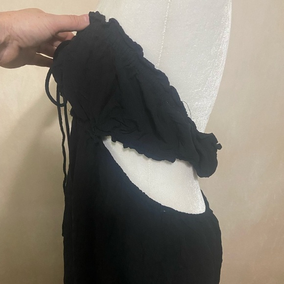 EIC - Elegant Black Midi Dress - Picture 7 of 7